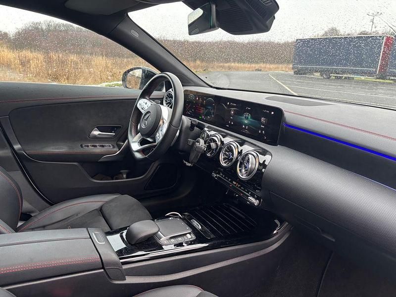 Gebraucht Mercedes CLA250e AMG line 160 PS (117 kW) 2022 Weiß Limousine