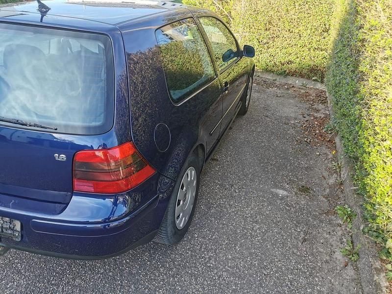 Gebraucht VW Golf IV Edition 105 PS (77 kW) 2002 Blau Limousine