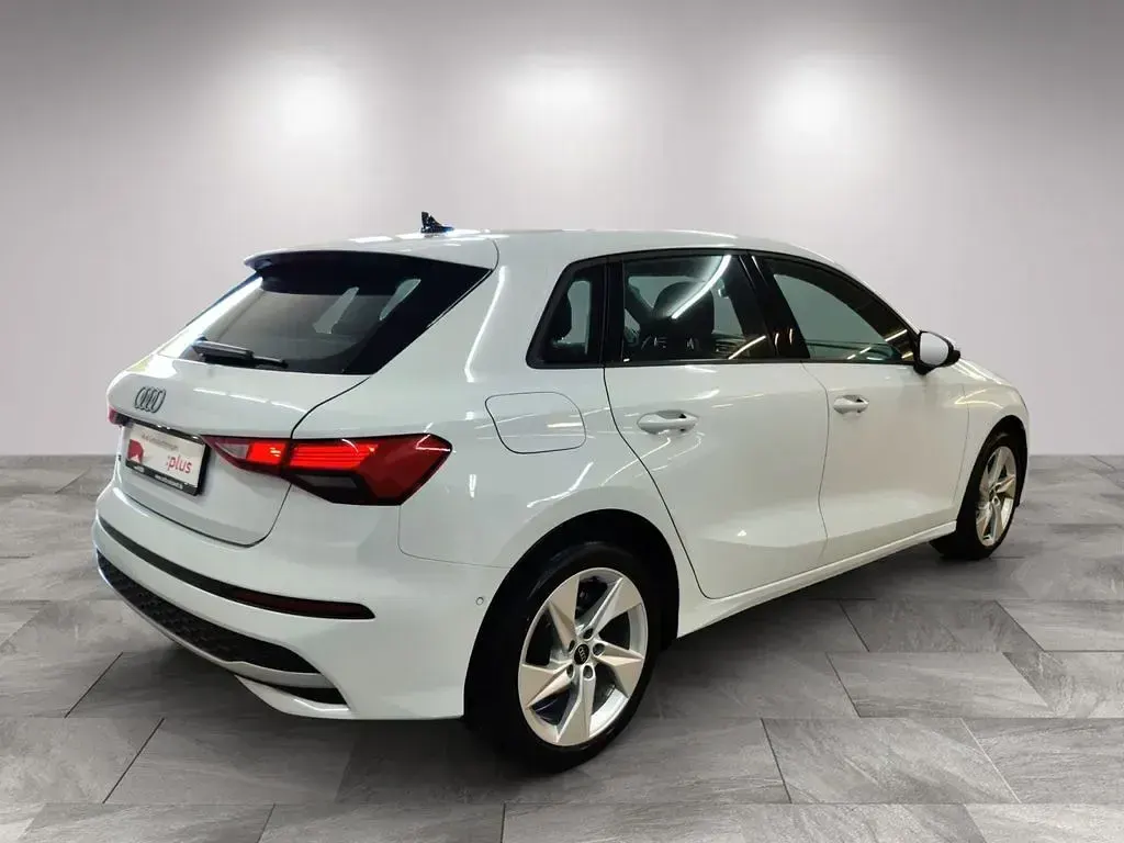 Używany Audi A3 Advanced Plus 116 KM (85 kW) 2025 Biały Sedan/Limuzyna