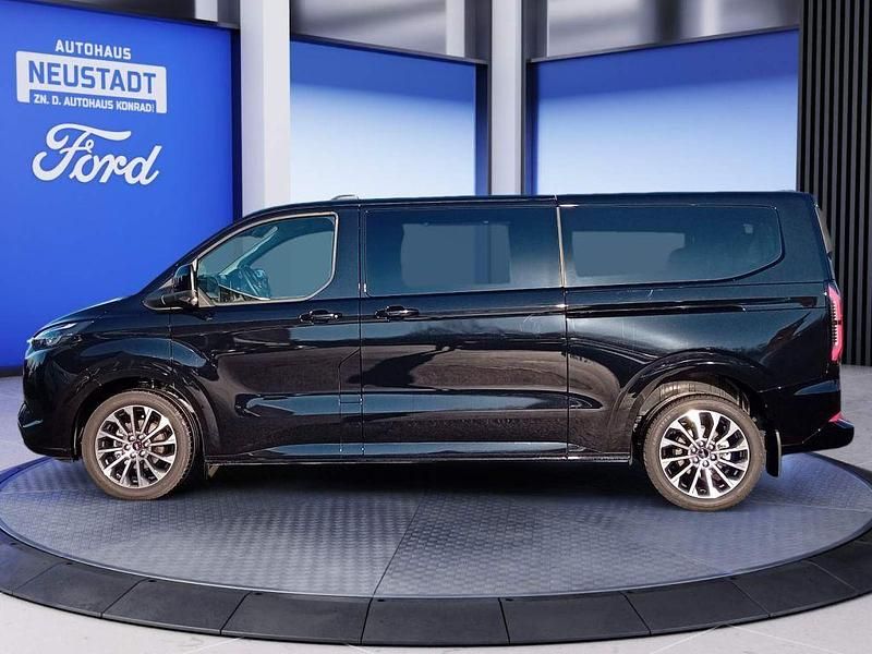 Neu Ford Tourneo Titanium X 232 PS (170 kW) 2025 Agate black metallic Van / Kleinbus