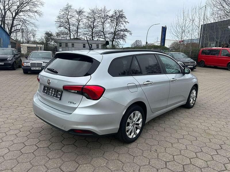 Gebraucht Fiat Tipo Easy 120 PS (88 kW) 2017 Silber Kombi
