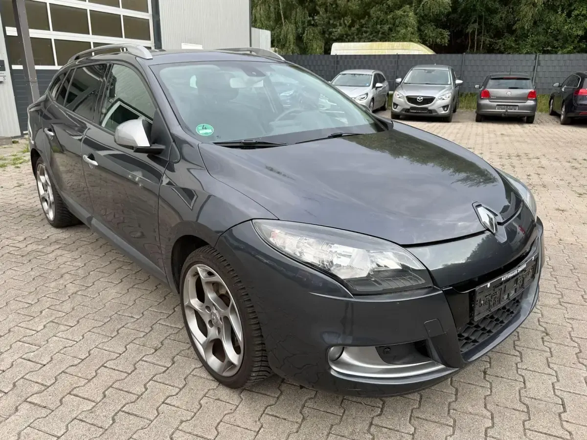 Gebraucht Renault Mégane GrandTour Bose Edition 160 PS (117 kW) 2011 Grau Kombi