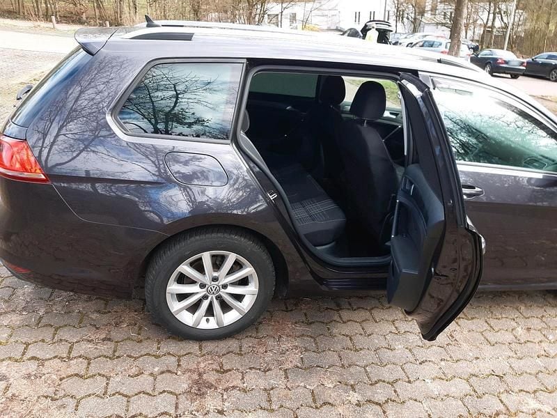 Gebraucht VW Golf VII 110 PS (80 kW) 2016 Andere farben Limousine