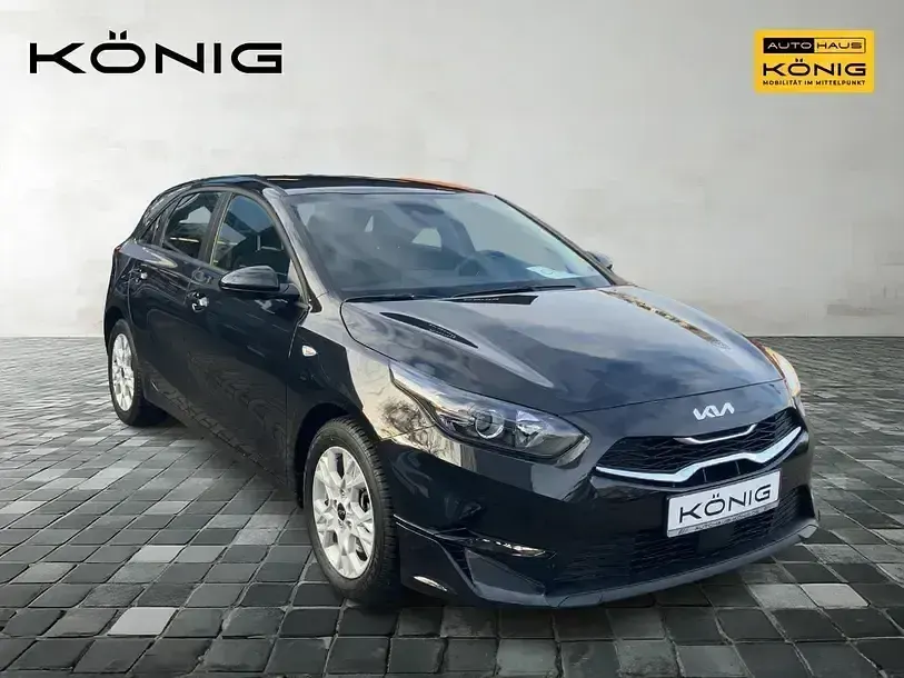Usado Kia Ceed Edition 7 101 CV (74 kW) 2023 Negro Utilitario