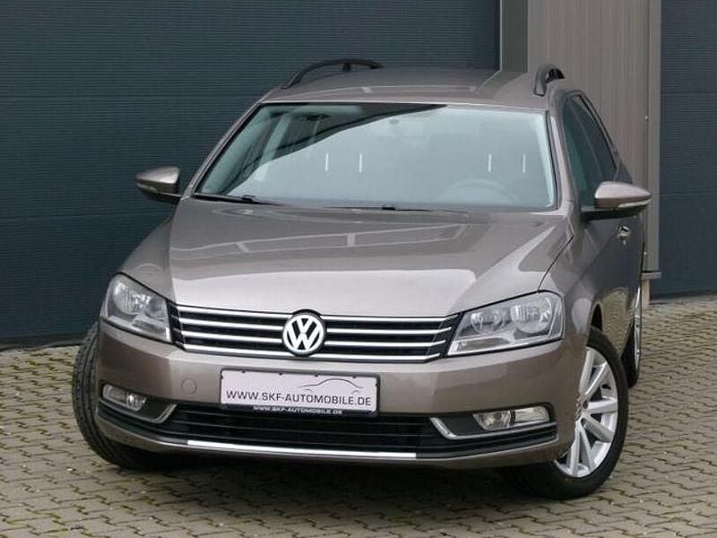 Gebraucht VW Passat 120 PS (88 kW) 2011 Schwarz Kombi