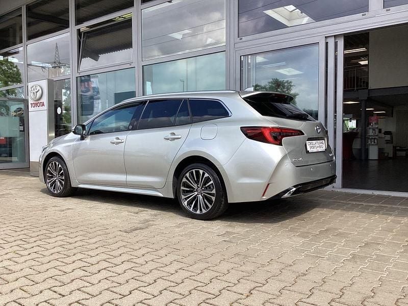 Gebraucht Toyota Corolla Team 196 PS (144 kW) 2024 Precious silver metallic Kombi