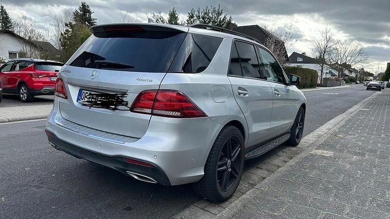 Gebraucht Mercedes GLE350 258 PS (189 kW) 2017 Silber SUV