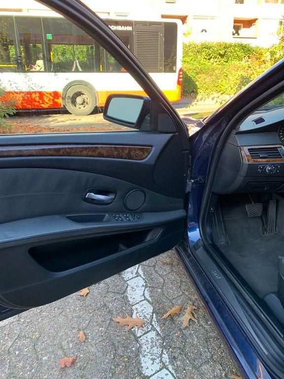 Gebraucht BMW 530 272 PS (200 kW) 2007 Blau Limousine