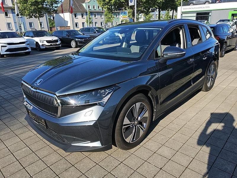 Grau Gebraucht 2021 Skoda Enyaq iV Loft SUV | 24.445 € (Superpreis) - Bild 1/4
