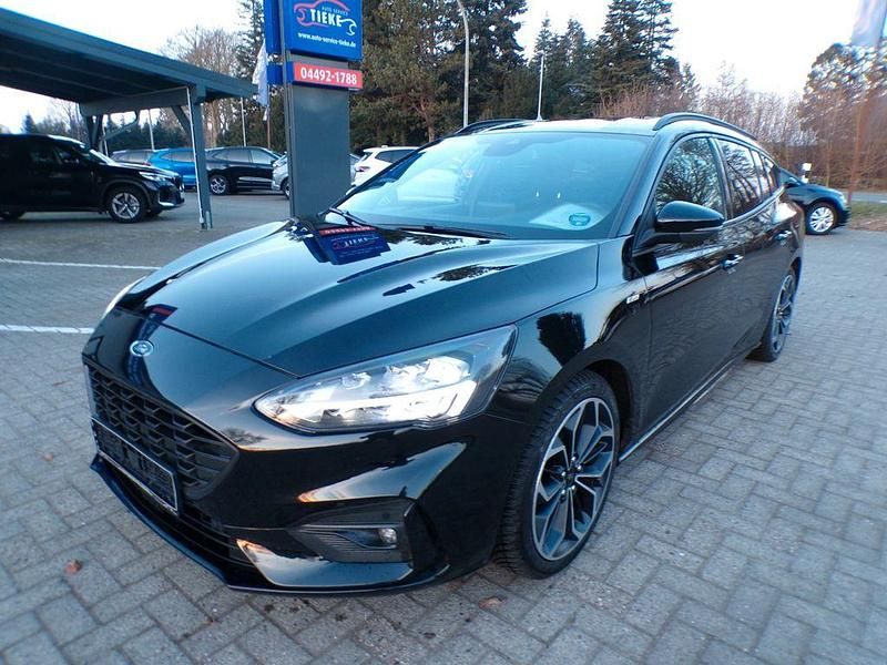 Schwarz Gebraucht 2019 Ford Focus ST-Line Limousine | 16.900 € (Teuer) - Bild 1/4