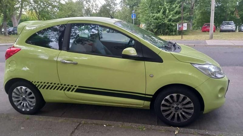 Gelb Gebraucht 2011 Ford Ka Titanium Kleinwagen | 2.300 € (Guter Preis) - Bild 1/4