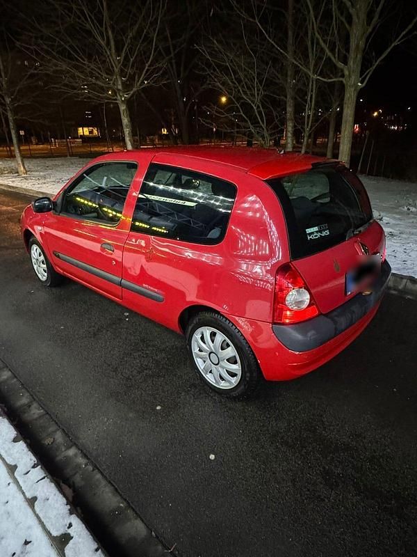 Gebraucht Renault Clio II 60 PS (44 kW) 2005 Rot Limousine