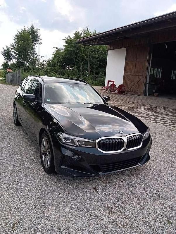 Gebraucht BMW 318 156 PS (114 kW) 2023 Schwarz Kombi
