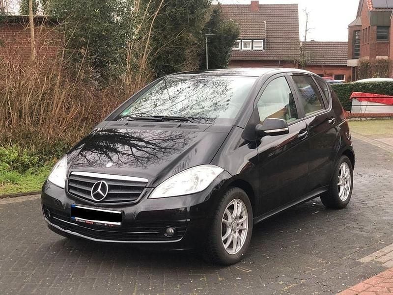 Schwarz Gebraucht 2011 Mercedes A180 Avantgarde Van / Kleinbus | 5.990 € (Guter Preis) - Bild 1/4