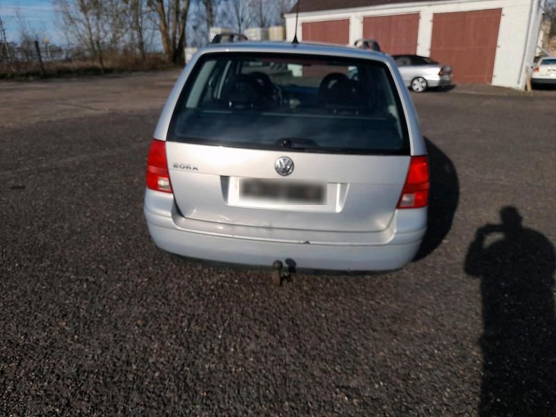 Second-hand VW Bora 114 CP (83 kW) 2000 Argintiu Break