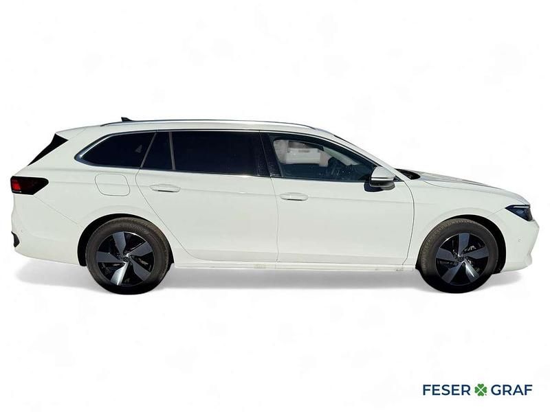 Gebraucht VW Passat Business 150 PS (110 kW) 2024 Pure white Kombi