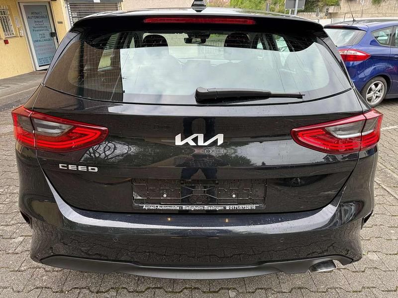 Gebraucht Kia Ceed Vision 140 PS (102 kW) 2025 (1k) zilinaschwarz met. Kleinwagen