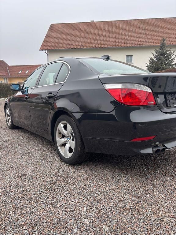 Gebraucht BMW 523 177 PS (130 kW) 2006 Schwarz Limousine