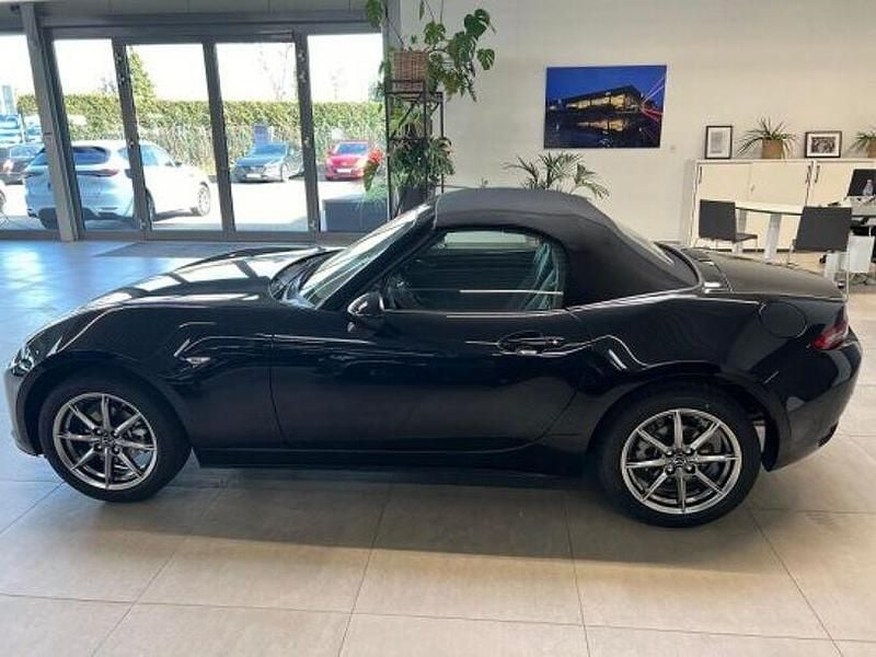 Neu Mazda MX5 Exclusive-Line 132 PS (97 kW) 2025 Schwarz Cabrio