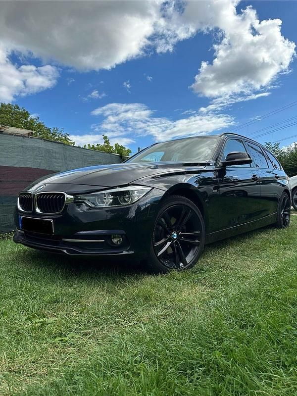 Schwarz Gebraucht 2017 BMW 320 Shadowline Kombi | 14.900 € (Superpreis) - Bild 1/4