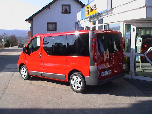 Gebraucht Opel Vivaro Design Edition 90 PS (66 kW) 2011 Rot Van / Kleinbus