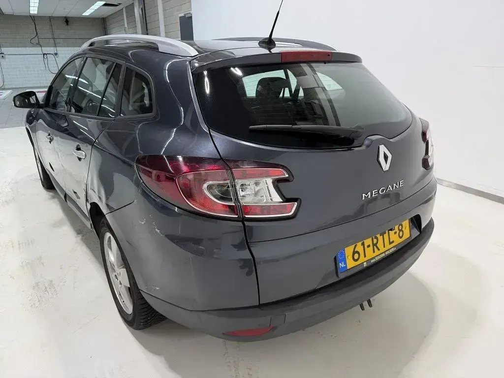 Gebraucht Renault Mégane GrandTour Dynamique 110 PS (80 kW) 2011 Grau Kombi