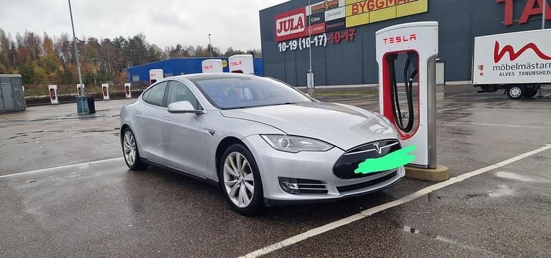 Usata Tesla Model S 269 kW (367 CV) 2013 Argento Utilitaria