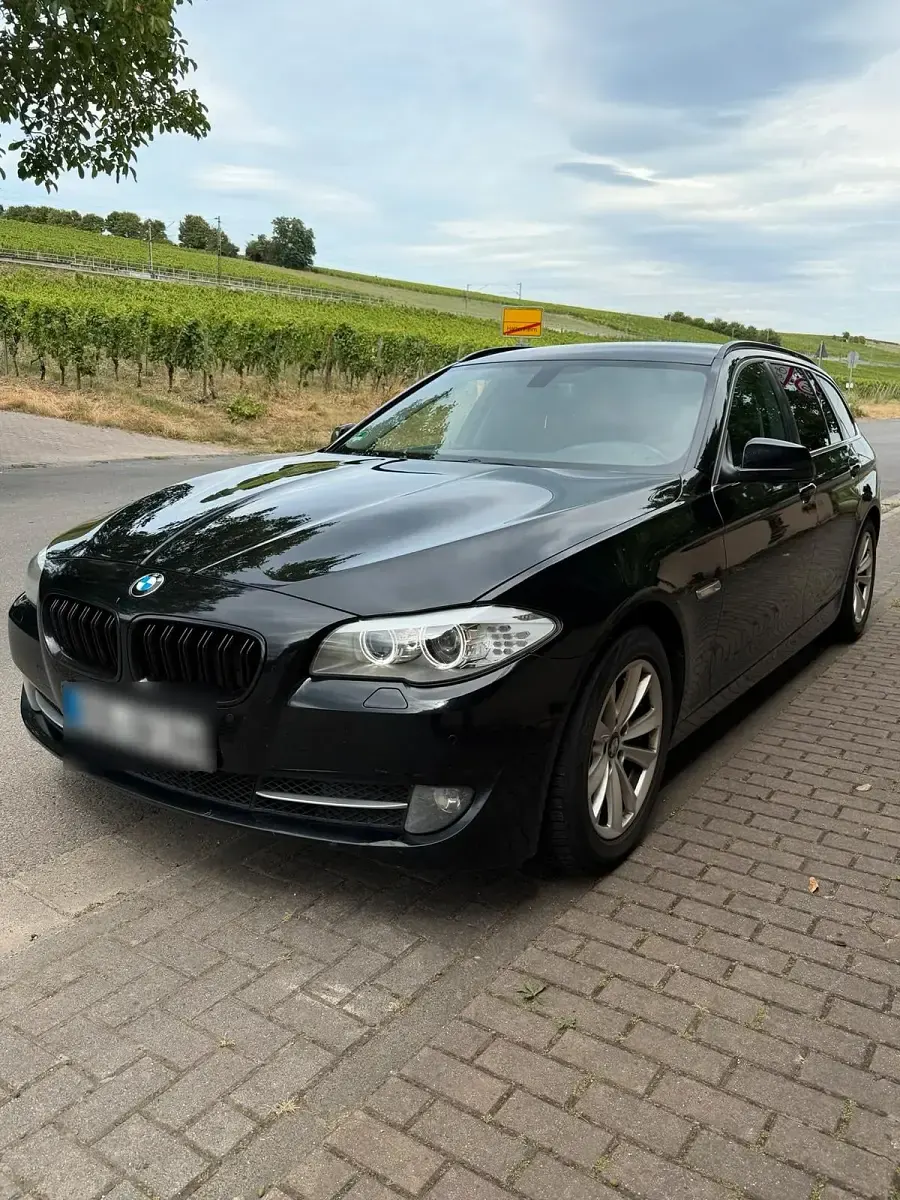 Gebraucht BMW 520 175 PS (128 kW) 2013 Schwarz Kombi