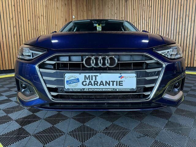 Gebraucht Audi A4 Advanced 163 PS (119 kW) 2022 Blau Kombi