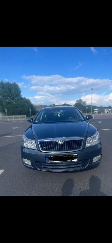 Andere farben Gebraucht 2010 Skoda Octavia Limousine | 4.400 € (Etwas zu teuer) - Bild 1/4