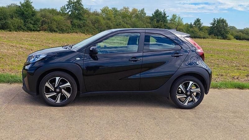 Schwarz Gebraucht 2022 Toyota Aygo Kleinwagen | 12.400 € (Superpreis) - Bild 1/4