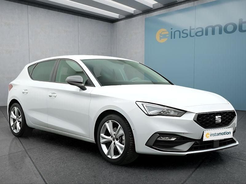 Weiß Gebraucht 2024 Seat Leon FR Kleinwagen | 24.999 € (Guter Preis) - Bild 1/4