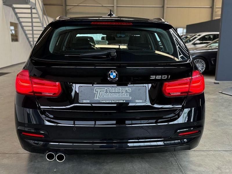 Gebraucht BMW 320 Advantage 184 PS (135 kW) 2018 Schwarz Kombi
