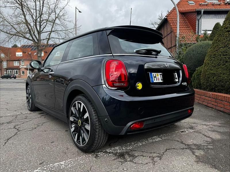 Gebraucht Mini Cooper SE 135 kW (184 PS) 2020 Schwarz Kleinwagen