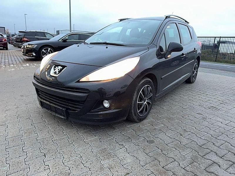 Gebraucht Peugeot 207 Urban Move 95 PS (69 kW) 2010 Schwarz Limousine