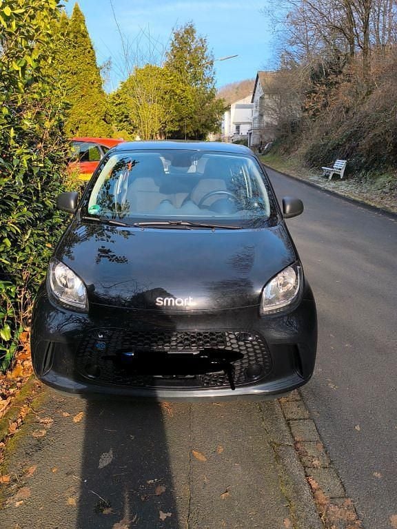 Schwarz Gebraucht 2022 Smart ForFour Electric Drive Kleinwagen | 9.249 € (Guter Preis) - Bild 1/4