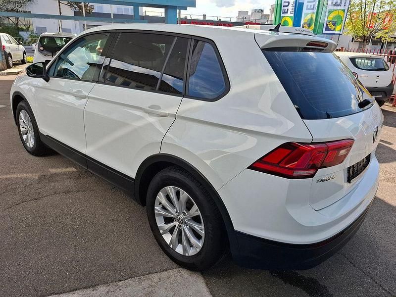 Gebraucht VW Tiguan Trendline 125 PS (91 kW) 2019 Weiß SUV