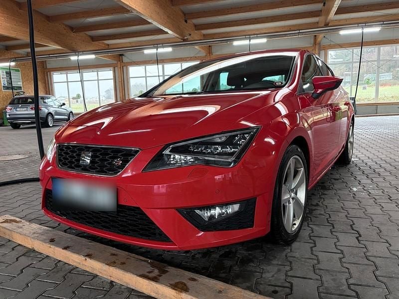 Gebraucht Seat Leon FR 150 PS (110 kW) 2015 Rot Limousine