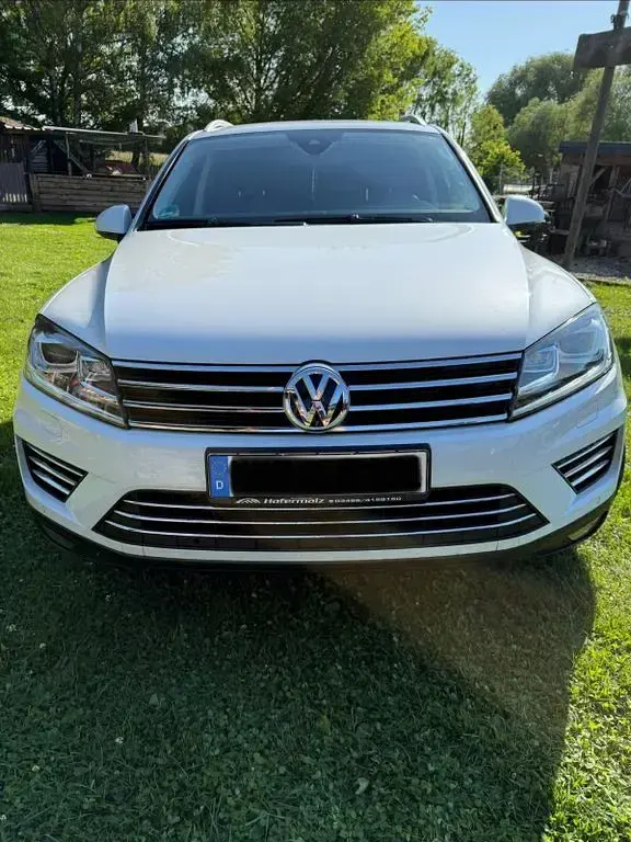 Gebraucht VW Touareg 262 PS (192 kW) 2016 Weiß SUV