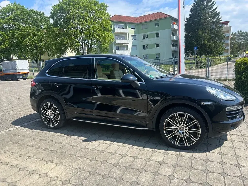 Używany Porsche Cayenne 245 KM (180 kW) 2013 Czarny SUV