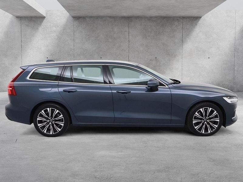 Gebraucht Volvo V60 Plus 398 PS (292 kW) 2022 Denim blue Kombi