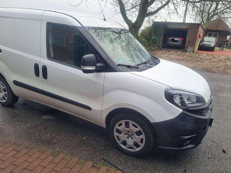 Gebraucht Fiat Doblò 80 PS (58 kW) 2018 Weiß Van / Kleinbus