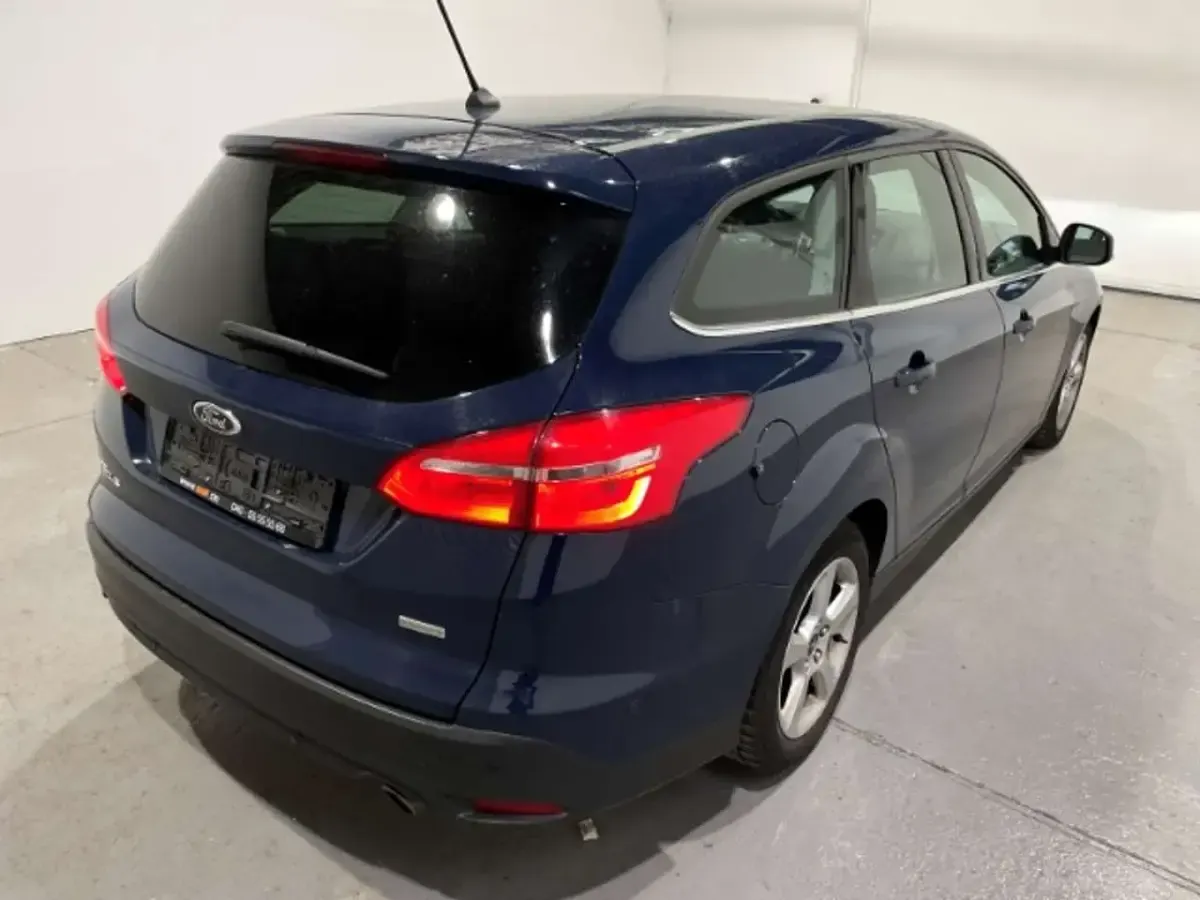 Gebraucht Ford Focus Titanium 150 PS (110 kW) 2017 Blau Kombi