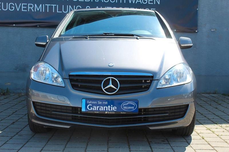Gebraucht Mercedes A160 Classic 95 PS (69 kW) 2011 Grau Limousine