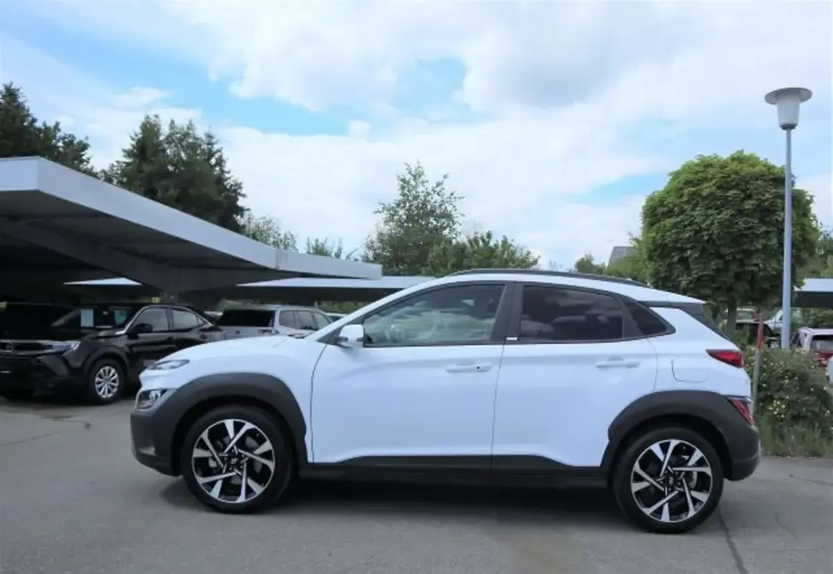 Gebraucht Hyundai Kona Pure 120 PS (88 kW) 2021 Atlas white SUV