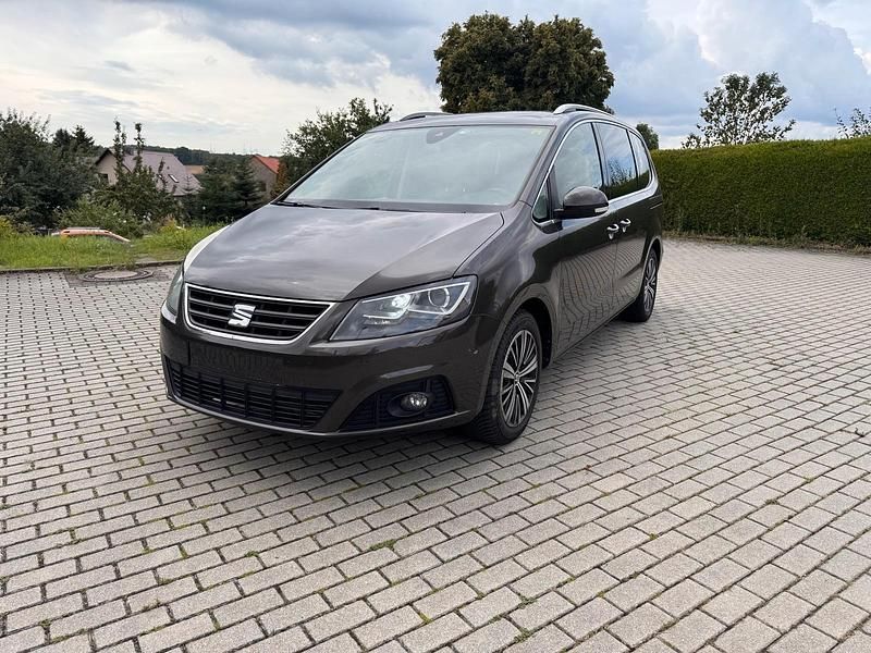 Grau Gebraucht 2018 Seat Alhambra FR-Line Van / Kleinbus | 19.800 € (Superpreis) - Bild 1/4