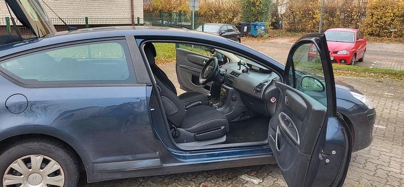 Blau Gebraucht 2009 Citroën C4 Limousine | 900 € (Superpreis) - Bild 1/4
