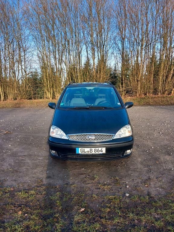 Schwarz Gebraucht 2004 Ford Galaxy Ghia Van / Kleinbus | 1.499 € (Fairer Preis) - Bild 1/4