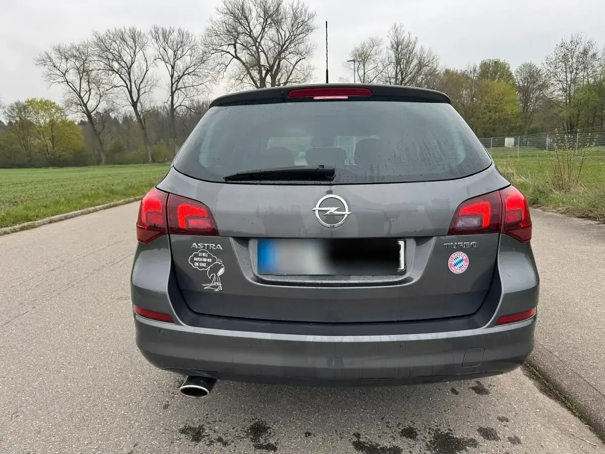Gebraucht Opel Astra Sport 180 PS (132 kW) 2011 Grau Kombi