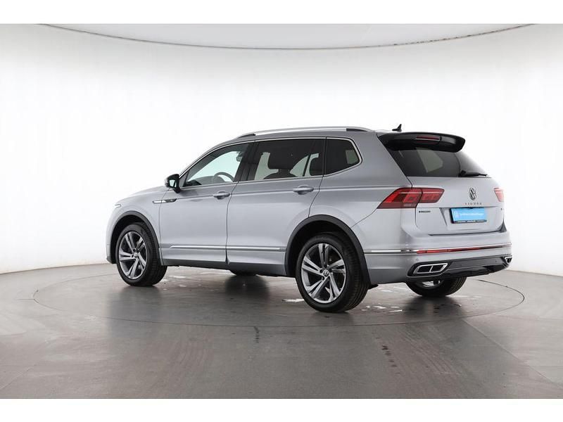 Gebraucht VW Tiguan Allspace R-line 193 PS (141 kW) 2024 Pyritsilber (metallic) SUV